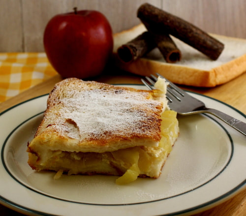 bread and butter pudding with apple and cinnamon, a delicious recipe using stale bread